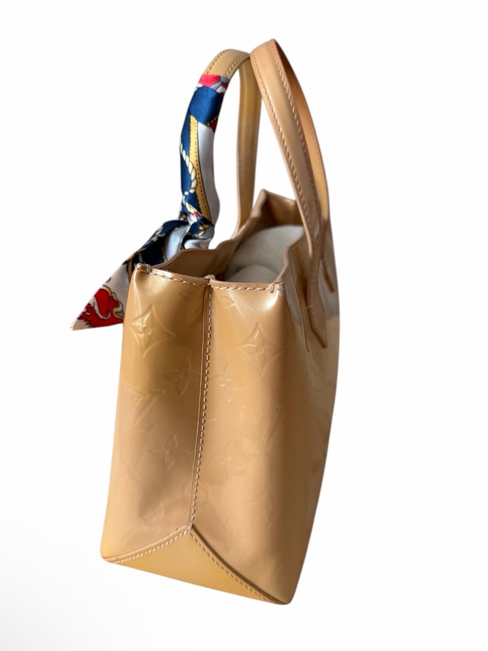 Louis Vuitton Wilshire PM, Monogram Vernis, Patent Leather Tote - Picture 6 of 16